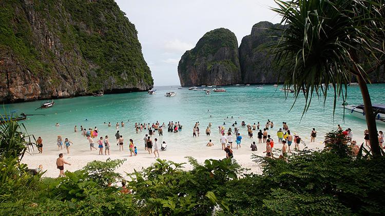 Tatile Gidecekler Dikkat: Tayland’daki Meşhur Plaj Kapatılıyor