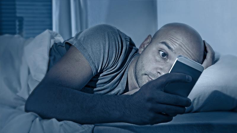 Akıllı Telefon Kullananlar Neden Geç Uyuyor?